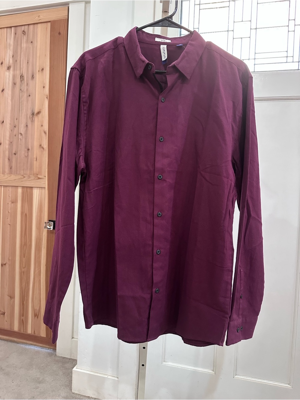Artefact Mens Long-Sleeve Slim Button-Up Shirt in Deep Burgundy L